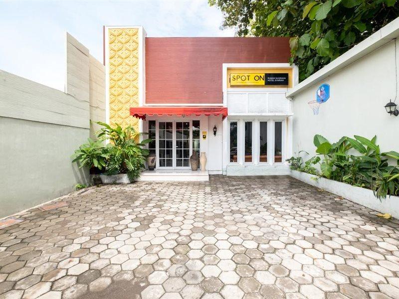 Spot On 2419 Rumah Nugraha Hotel Syariah Джокьякарта Экстерьер фото
