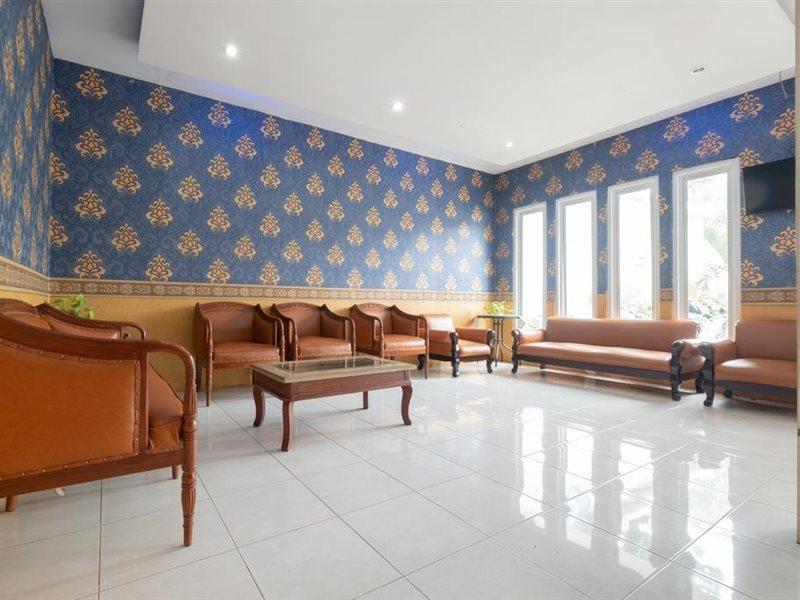 Spot On 2419 Rumah Nugraha Hotel Syariah Джокьякарта Экстерьер фото