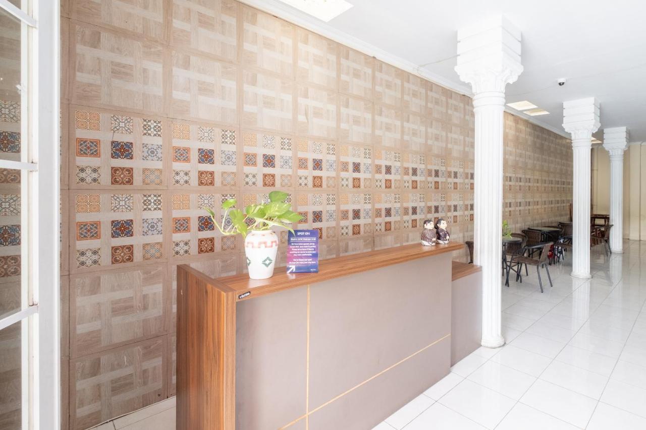 Spot On 2419 Rumah Nugraha Hotel Syariah Джокьякарта Экстерьер фото