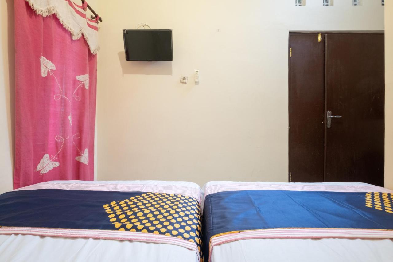 Spot On 2419 Rumah Nugraha Hotel Syariah Джокьякарта Экстерьер фото