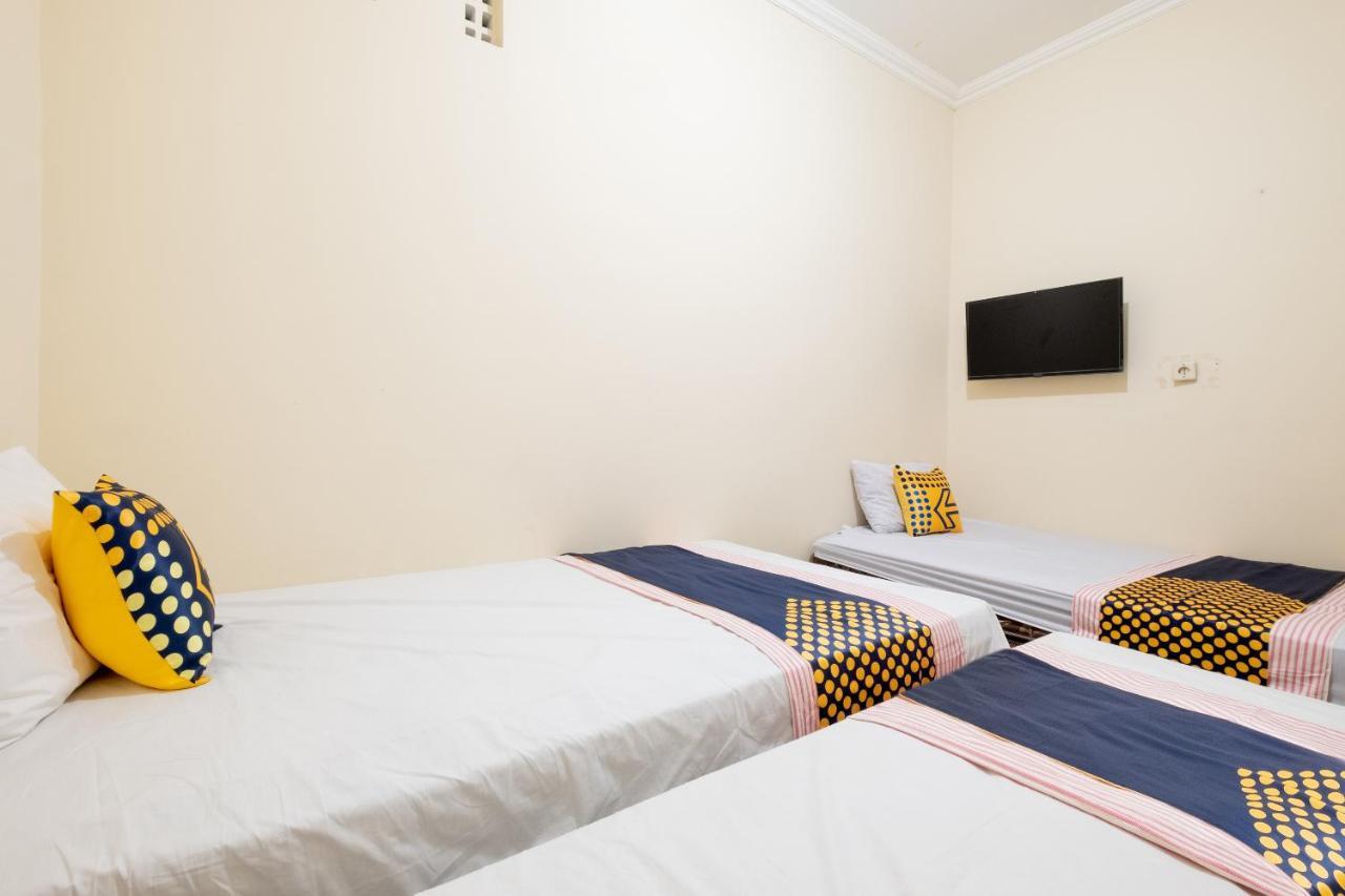 Spot On 2419 Rumah Nugraha Hotel Syariah Джокьякарта Экстерьер фото